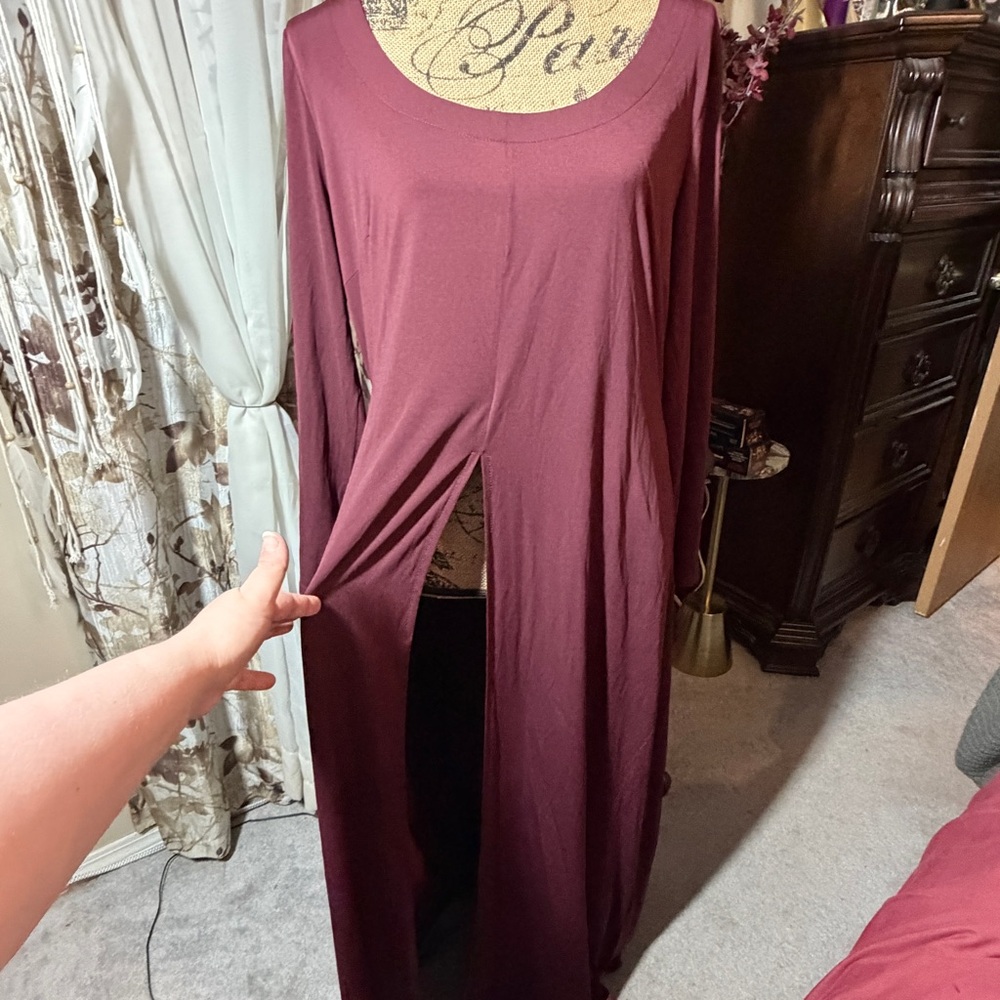 VENUS Wine Long Sleeve Maxi Dress